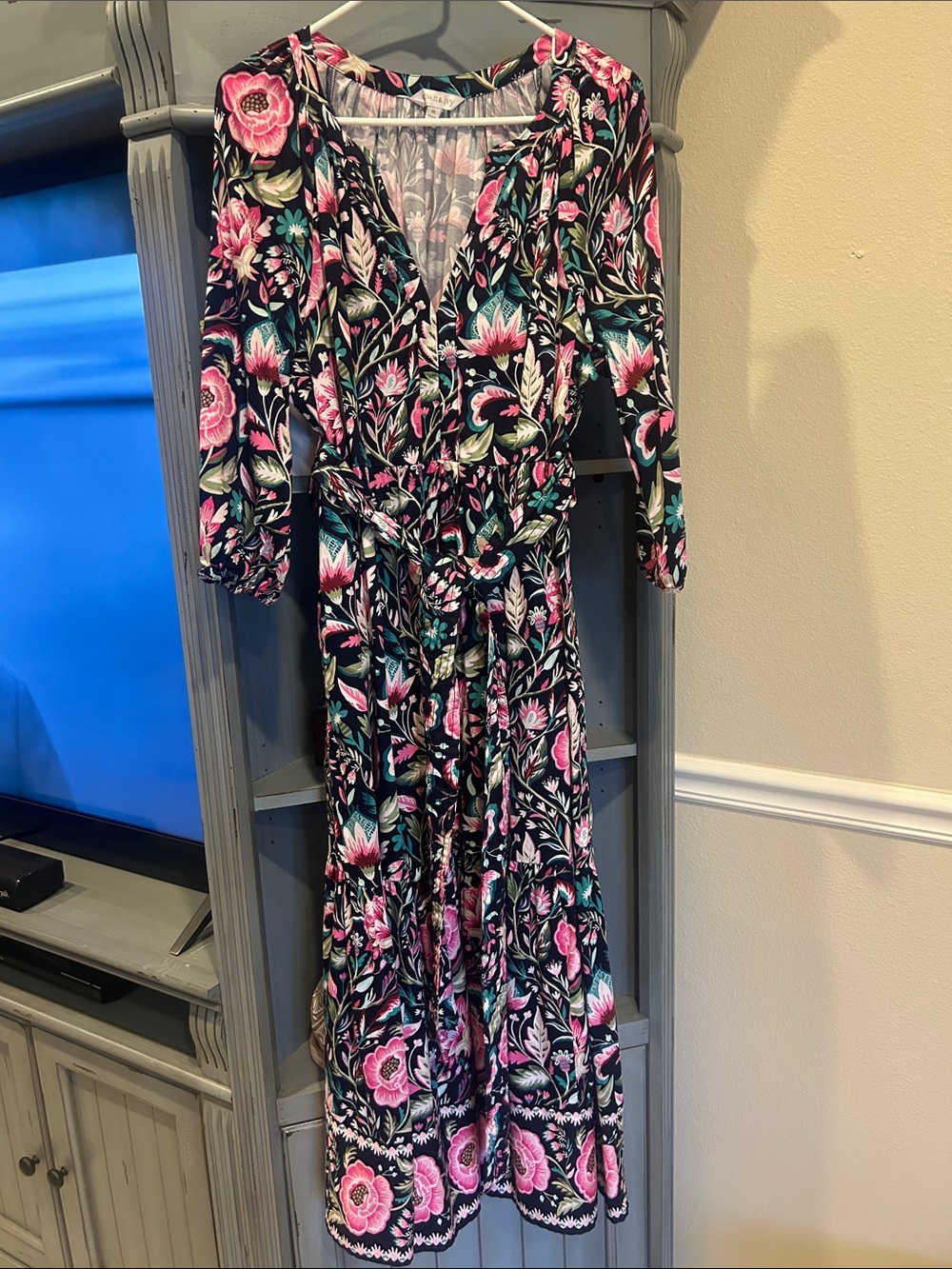 Crown & Ivy Floral Print Dress - Black & Pink